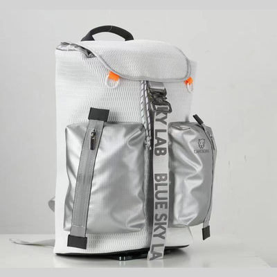 Mochila de bicicleta leve de 40 litros com tiras refletoras e material de nylon