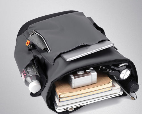 Mochila de viagem de nylon leve e elegante com fecho de fecho